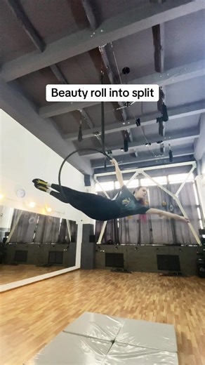 Mastering Aerial Hoop: Beauty Roll into Split Trick