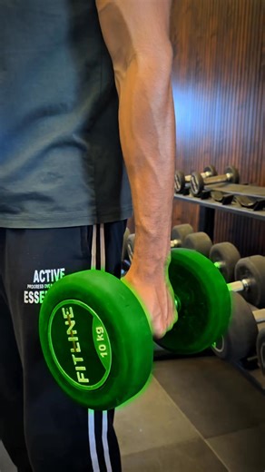 Vishal | Fitness Coach on Instagram: "Stop curling without thinking ❌ Learn the difference. Build better arms 💯 💾 Save | 🔁 Share | 🔥 Train"