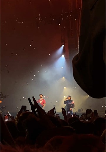 Concert de Jul et Dystinct au Stade de France