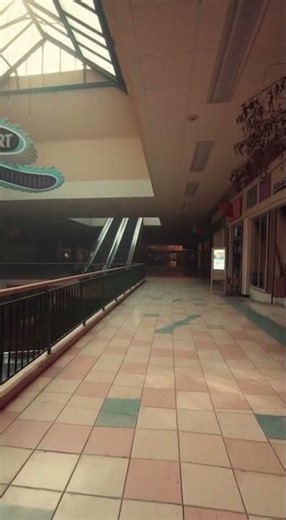 Abandoned 90s Mall Walkthrough | Liminal Space Cinematic Video