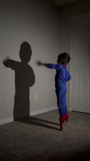 Ishan is playing shadow game😂 #funnykids #shortstelugu #cute #torchlight