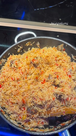 EAT WITH ME on Instagram: "It’s never too early for Asun Fried Rice 😋🔥 Long form full tutorial drops soon. #asunfriedrice #foodlover #foodie #jeunpelumi #recipe"