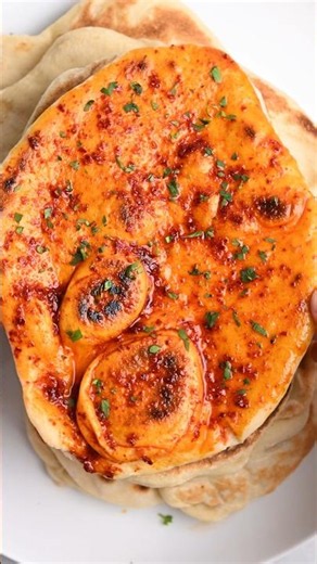 Chinese naan bread with chili oil. recipe link in description. #naanrecipe
