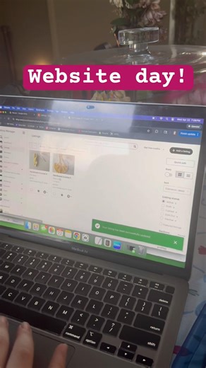 Changing website platforms, so all computer work today no crocheting! #crocheteveryday #crochet