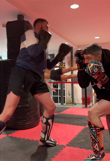 Comparing Finishing Moves in MMA and Boxing