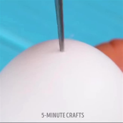 Glitter Resin Magnet Tutorial — Easy 5 Minute Crafts Interlude
