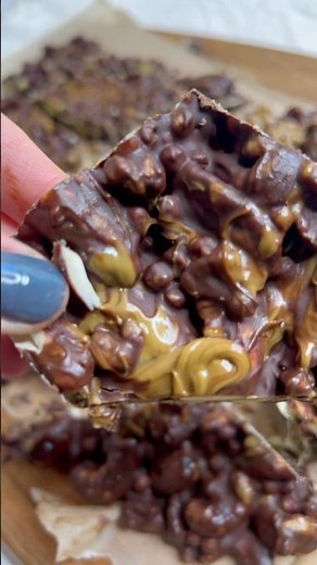 Chocolate pistachio slice | #youtubeshorts #shortsvideo #youtubeshortsvideo #vegan