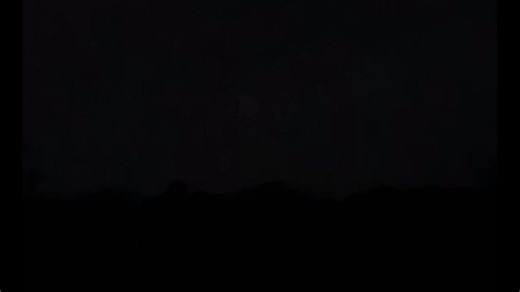 ⚡️ Pendant que la forte dégradation pluvio-orageuse se développe actuellement sur le département de la Manche, d’autres orages s’évacuent par le littoral de Seine-Maritime avec quelques impacts de foudre sur la mer comme le montre cette vidéo capturée par notre prévisionniste Guillaume FOLLIN depuis LUNERAY 👏 | Le Nuage Normand