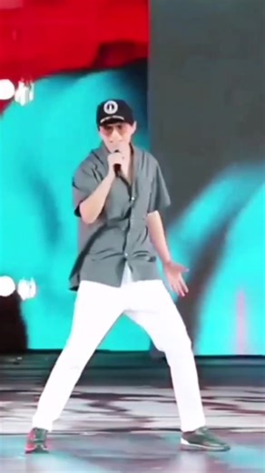 Dimash's Ethereal Performance of 'Fly Away'