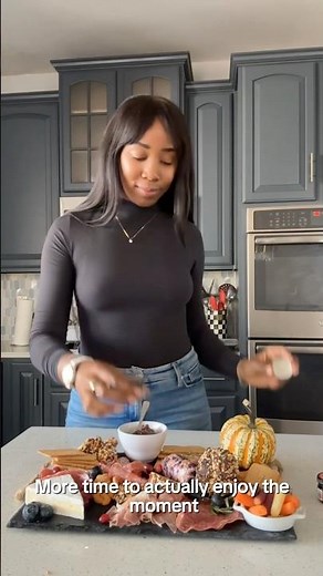 #SafewayPartner Holiday hosting made simple.✨with the #Safeway app. #SafewayforU ‪@SafewayInc‬
