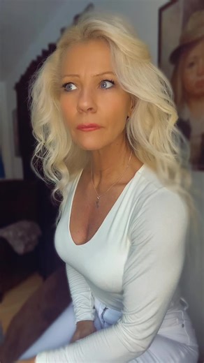 Denise Bayazit nackt - Ein Schrei der Befreiung 😂😂