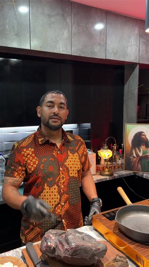 Episode 2 of Cooking With Mike 🍽️🔥 Dry-aged steak on the skillet with special guest @OG Manny 🎖️. Real flavor, real vibes, no shortcuts. 🥩🤝. #ethiopian_tik_tok🇪🇹🇪🇹🇪🇹🇪🇹 #steak #cookingshow #viralvideo #fyp