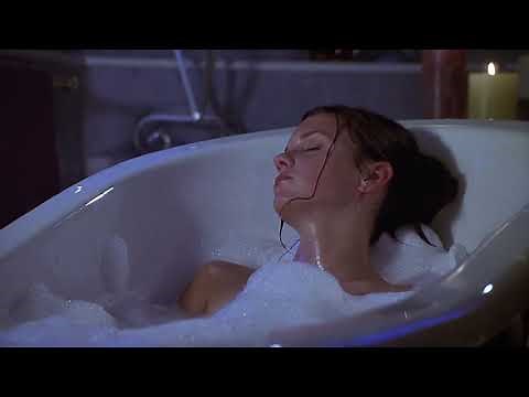 Scary Movie Cindy Bathtub Fart