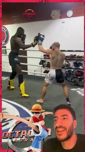 ملي كتقاتل مع واحد فيه 2 ميطرو! 🦒🥊 واش هذا لوفي ديال "وان بيس"؟ #shorts
