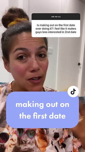 Is Making Out on The First Date Acceptable?