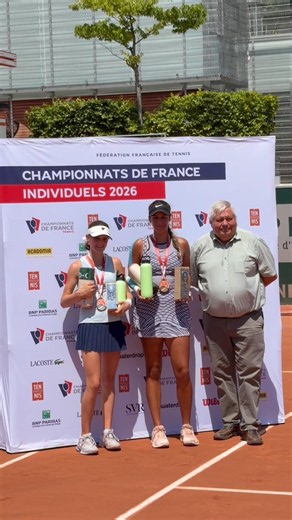 Ayah Hachad (PCA) all smiles with her 13/14-year-old French Champion trophy 🏆 😀