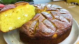 53K views · 3K reactions | Va voi da reteta celei mai usoare prajituri cu branza. Se topeste in gura, arat de buna e. O combinație perfectă de brânză de vaci și mere. Uimește-ți familia cu un desert care ii va surprinde plăcut.殺 Ingrediente: -5 oua -200 g (1 cană) zahăr -500g (3 căni) de brânză de vaci -200 g (1 cană) unt -250 g (1 1/2 cană) făină -10g (1 lingura) praf de copt -coaja de lamaie -2 mere Coaceți 45-50 de minute la 180C. | Yummy.Expert | Facebook