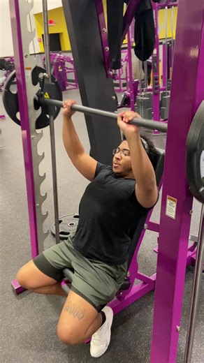 Week 2 coming in strong 💪🏾 #gym #fat #skinny #boxing🥊 #ufc #boxingjourney #grind #tank #gymgrind #nodaysoff #fitnessmotivation #grindmode #sports #boxer