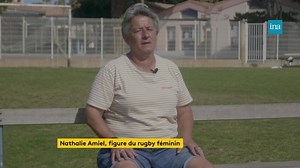 38K views · 434 reactions | Ce samedi, début de la coupe du monde de rugby féminin en Nouvelle-Zélande. Pour son premier match, la France affronte l’Afrique du Sud. Une compétition que suivra sans doute Nathalie Amiel, figure du rugby féminin. L’ancienne joueuse du XV de France a aussi dirigé l’équipe nationale féminine de 2009 à 2014. Notre journaliste Jérémie Gapin est allé à sa rencontre. | INA | Facebook