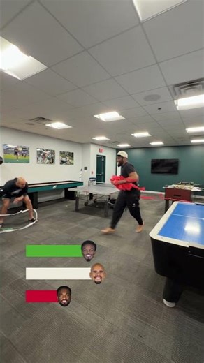 NFL Players vs Christmas Streamers Challenge