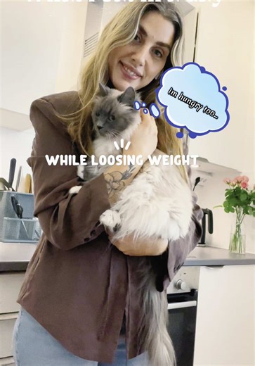 This is what I eat in a day to lose weight – no crazy rules, just simple, satisfying meals 🌱✨ #RealisticWeightLoss #whatieatinaday #whatieatinadaytolooseweight #weightlossjourney #realisticwhatieatinaday #caloriedeficit #veganweightloss #glowupjourney