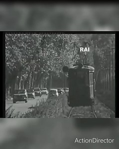 Un sogno a #Bàrcola ... Immaginiamo chi è lontano da Trieste e nei ricordi conserva quell' "andar al bagno" (da noi non si va ... "al mare") col mitico tram 6, che imboccando Viale Miramare, dopo il cavalcavia, correva sui binari come un treno, con i finestrini aperti. Bàrcola, per noi Triestini, "iera, xe, sarà sempre ... e alòra anche in questo giorno de luglio 2022 ... bon bagno!".👍👋 | Trieste per Trieste