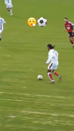 Así jugaba Ronaldinho durante su paso con el PSG.🤩😮‍💨⚽️ (Vía @psg/IG) | ESPN Deportes