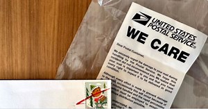 Woman Gets Christmas Card Month Late and Finds Contents Missing - She Has 1 Question About USPS