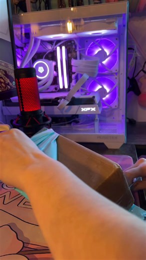 Unboxing the Adorable Alien Stage Rabbit Keychain