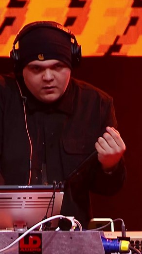 Frosty's ULTIMATE drop 😵 #beatbox #music #loopstation #gbb2021 #grandbeatboxbattle2021 #frosty #amazingdrop