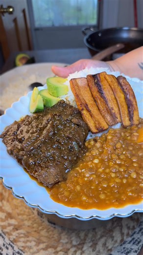 Ileana Dominguez on Instagram: "Beef stew recipe 2 pounds angus beef round 1 lime 1/2 cup vinegar 2-3 cups of cold water First step clean beef With the lime, vinegar and cold water Remove excess water Second step after meats is clean Add 1 tablespoon fresh garlic 1/4 cup sofrito 1 tablespoon oregano 1 tablespoon vinegar 1/2 tablespoons black pepper 1 1/2 tablespoon beef bullion The juice of 1/2 lime You also need 3 tablespoons oil 2 tablespoon white sugar 2 tablespoons soy sauce 1 large onion 3 