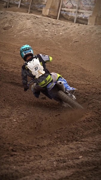 Keeping it low 😮‍💨🔥 #Congelar #สปีดสโลว์ #สโลว์สมูท #motocrosslife #motocross #yamaha