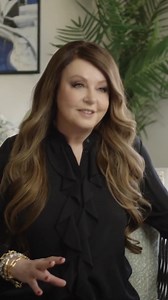 Sarah shares how she has embraced the role of Norma Desmond in the the lavish new Australian production of Andrew Lloyd Webber's 'Sunset Boulevard.' 'Sunset Boulevard' is now playing at the Sydney Opera House until November 1st. Tickets available at https://sunsetmusical.com.au/ | Sarah Brightman