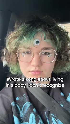 Oh body dysmorphia, how you test me #newmusic #originalmusic #bassist #bodydysphormia #hiatus #bodypositivity #madjupiter #madjupitermusic #neosoul #trans