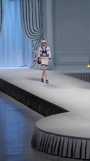 The Moschino Spring Summer 23 collection showcases playful inflatable details, adding a touch of irreverence. @moschino #inflatablefashion #fashionstatement #irreverentstyle #moschinoss23 #springsummercollection #fashionforward #fashioninnovation #playfuldetails #fashionfun #moschinorunway | New York Style Guide