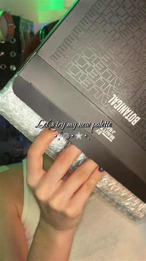 New palette from @BEAUTY BAY - Botanical - • ig: ayhother • Products used: concealer: @POPFEEL Cosmetics mascara 1: @L’Oréal Paris mascara 2: @Lancôme highlighter: @BenefitFrance brown pencil: @NYX COSMETICS FRANCE • #fyp #mua #makeup #newpalettemakeup #pourtoii