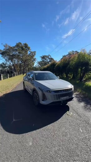 Chery’s sub brand Omoda has arrived in Australia! 🤩 Here is three things you need to know about its Plug-in Hybrid SUV 🚘 | carsales.com.au