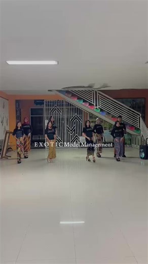 kemenangan, prestasi, kejuaraan, penghargaan adalah simbol dari usaha kita sejauh dan sekeras apa maka, berproseslah sesuai jalurnya... (E.M.M) . . . #photoshoot #catwalk #fashionshow #model