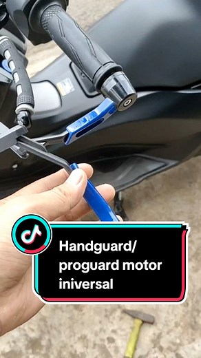 Proguard/handguard motor universal motor. #proguard #handguard #pelindungstangmotor #variasimotor #jalustang #nmax #fyp #foryoupage #tiktokshop