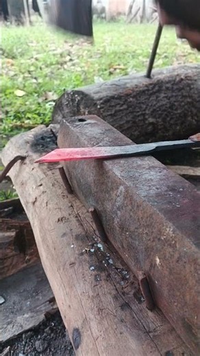 making kitchen knives