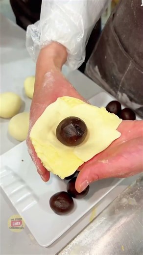 Freshly Baked Shaobing 🫓🔥 | Crispy Sesame Chinese Flatbread!