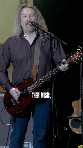 In a world flooded with tribute acts, what separates the pros from the amateurs? We asked Tusk, the world’s #1 Fleetwood Mac Tribute, about their philosophy on performing. Join us as we interview Kathy Phillips, Kim Williams, and Scott McDonald about their 17-year journey, the business of touring, and why they choose musical integrity over "acting" the part. Do you prefer tribute bands that look exactly like the original, or bands that capture the spirit of the music? Let us know below! 👇 🎧 Ne