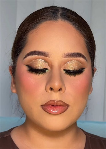 Eyeshadow Tutorial: Makeup for Beginners