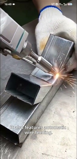 1500W handheld laser welding machine, welding 1.5mm galvanized pipe