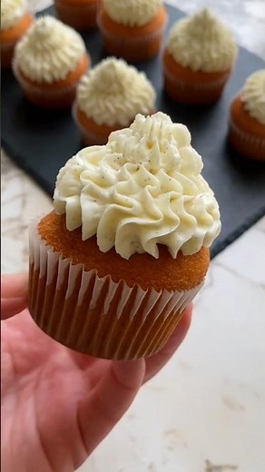 Easy and Foolproof Strawberry Vanilla Cupcakes