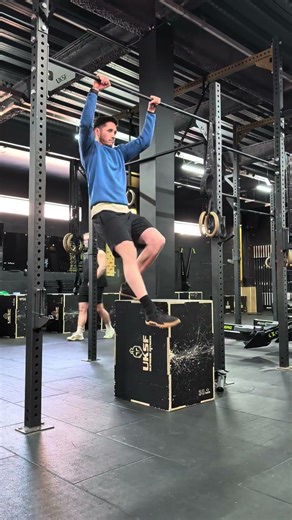 Box Assisted - One Leg Bar Muscle Up