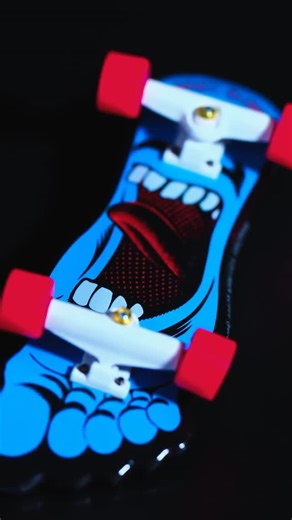 Tech Deck on Instagram: "Screaming foot. No notes. #TechDeck #StartSmallGoBig @santacruzskateboards"