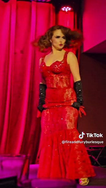 NEW YORK! We’ll be back next week, Saturday 12/13! 9 pm doors/9:30 show, come spend the holidays with some of nightlife’s best and brightest stars! At @City Winery NYC, tix in our bio! #thingstodoinnyc #nycburlesque #christmasinnyc #nycdatenight