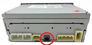 Unknown connector on radio