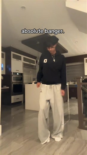 Mastering K-Pop Dance Moves: Love Scenario Tutorial